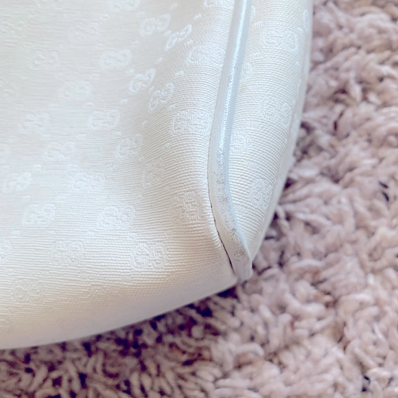 🎉HP 10/30🎉 Authentic Gucci Vintage Crossbody bag, *RARE* ALL White - Picture 9 of 14